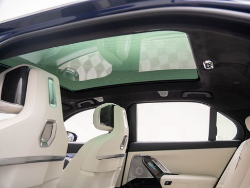 New 2026 BMW 750e xDrive AWD/4WD image 22