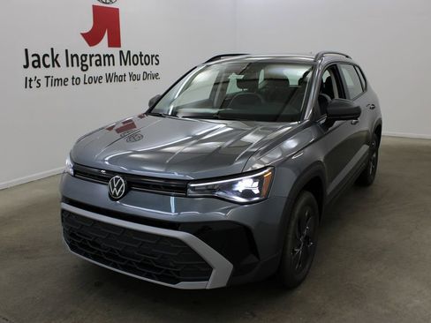 New 2026 Volkswagen Taos S image 1