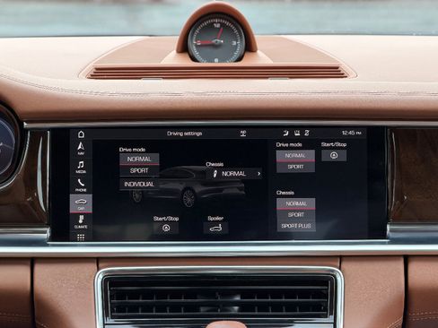 Used 2018 Porsche Panamera 4 image 14