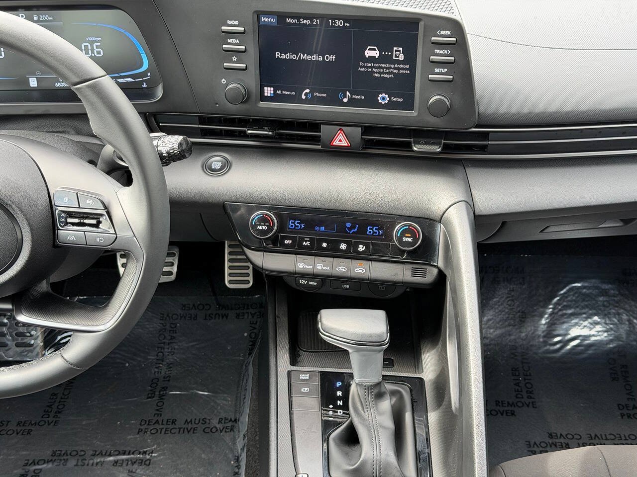 Used 2025 Hyundai Elantra Sport FWD image 18