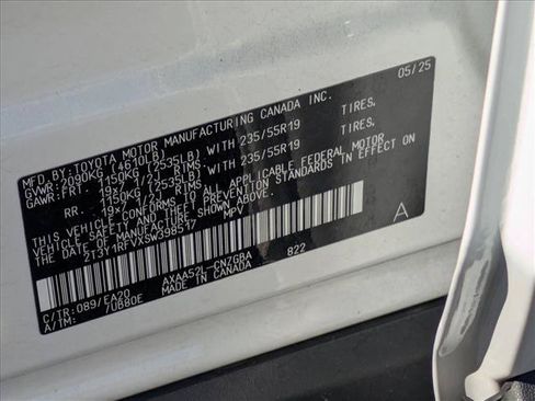 Used 2025 Toyota RAV4 Limited FWD image 15