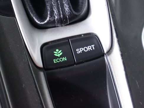 Used 2018 Honda Accord Sport image 26