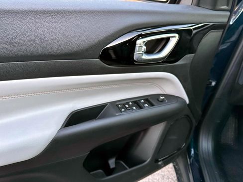 New 2026 Jeep Compass Limited image 8