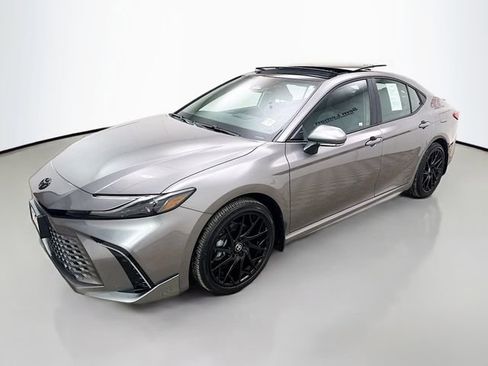 Used 2026 Toyota Camry XSE image 3