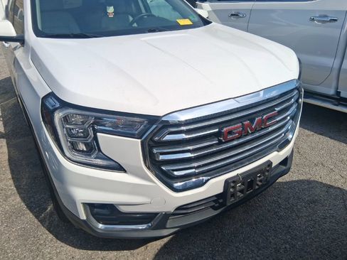 Used 2023 GMC Terrain SLT FWD image 3
