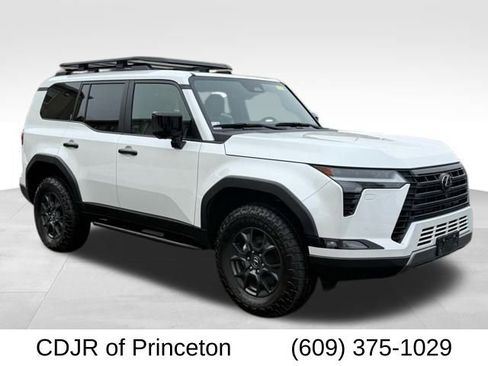 Used 2024 Lexus GX 550 image 1