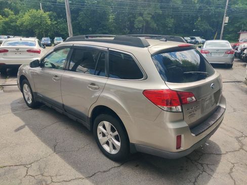 Used 2014 Subaru Outback 2.5i Limited w/ Moonroof Package AWD/4WD image 4
