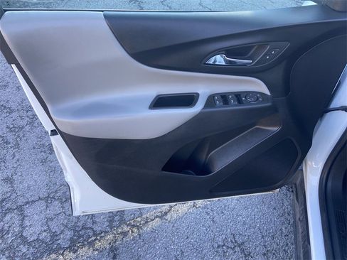 Used 2022 Chevrolet Equinox LS w/ LS Convenience Package image 22