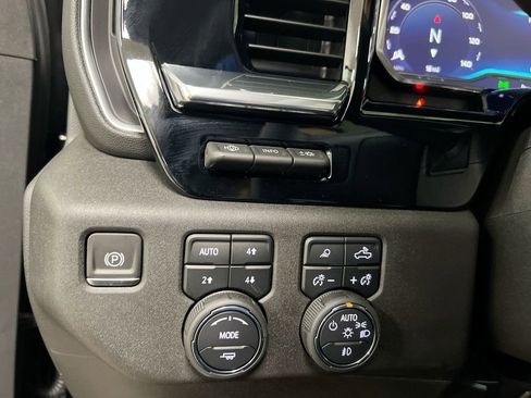 Used 2024 Chevrolet Silverado 3500 High Country w/ High Country Premium Package image 18