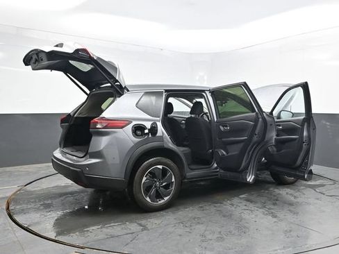 Used 2024 Nissan Rogue SV AWD/4WD image 51