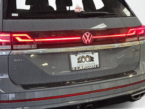 New 2026 Volkswagen Atlas SEL Premium R-Line AWD/4WD image 13