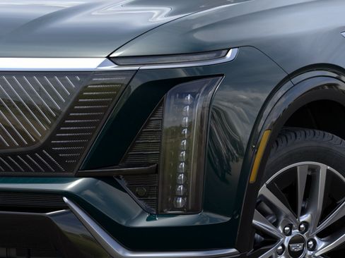 New 2027 Cadillac Vistiq Luxury w/ LPO, Floor Liner Package AWD/4WD image 10