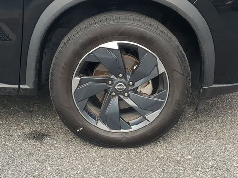 Used 2024 Nissan Rogue SV image 10