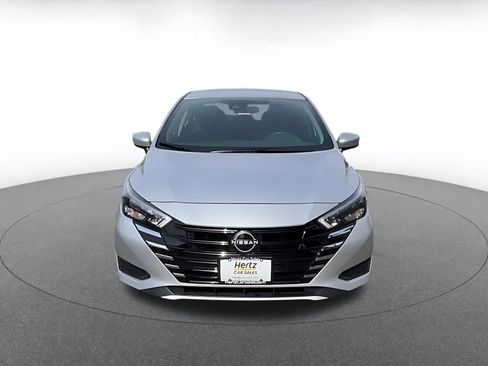 Used 2025 Nissan Versa SV image 4