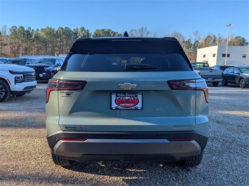 New 2026 Chevrolet Equinox LT image 3