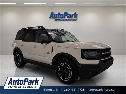 Certified 2025 Ford Bronco Sport Outer Banks w/ Outer Banks Tech Package+ AWD/4WD image 1