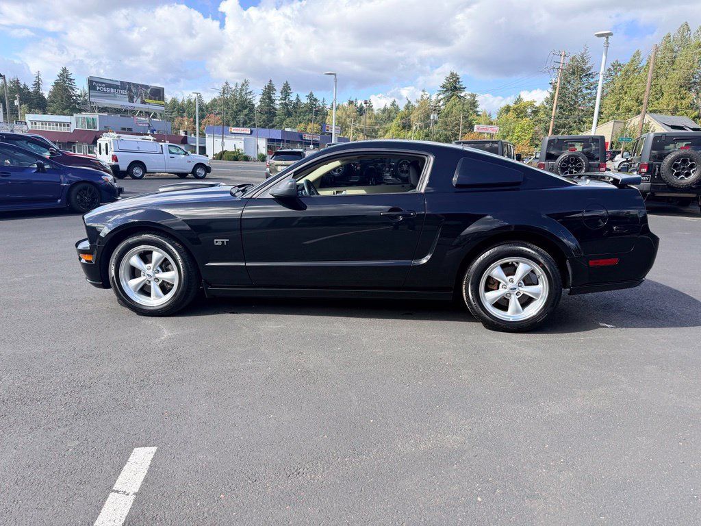 Used 2007 Ford Mustang GT RWD image 4