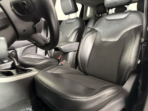 Used 2018 Jeep Compass Latitude w/ Popular Equipment Group image 19