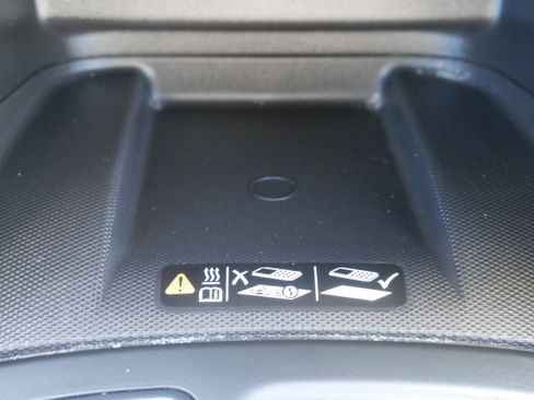 Used 2024 Chevrolet Equinox Premier AWD/4WD image 22