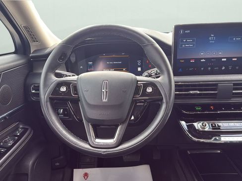 Used 2024 Lincoln Corsair Reserve w/ Equipment Group 201A FWD image 12