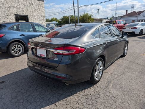 Used 2018 Ford Fusion SE image 6