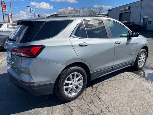 Used 2023 Chevrolet Equinox LT image 3