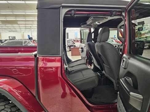 Used 2021 Jeep Gladiator Sport image 34