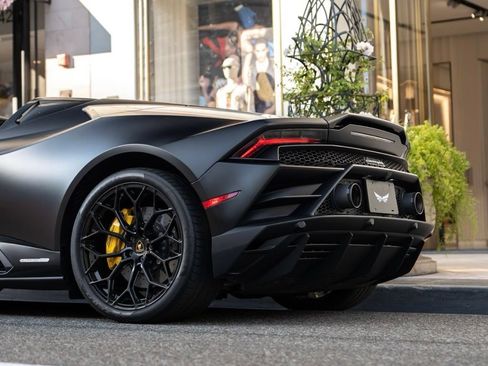 Used 2024 Lamborghini Huracan EVO AWD/4WD image 14