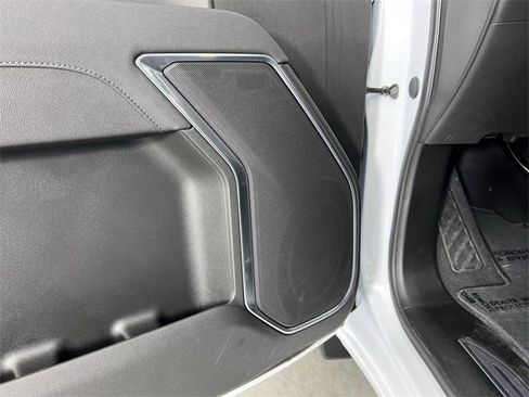 Certified 2025 GMC Sierra 1500 SLT image 24