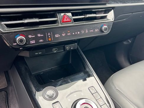 Certified 2025 Kia Niro Wind w/ Wind Preserve Package FWD image 20