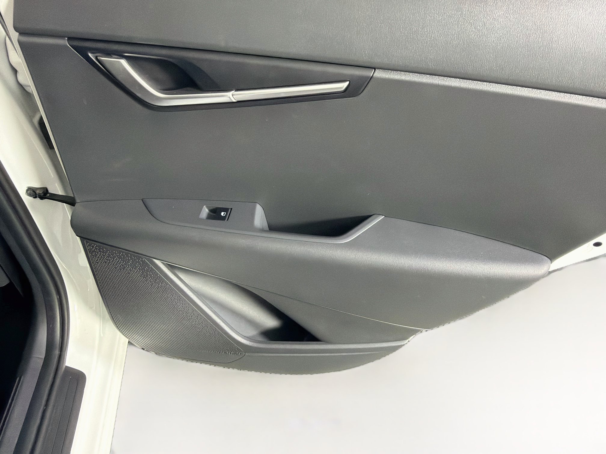 Used 2026 Kia Niro LX FWD image 27