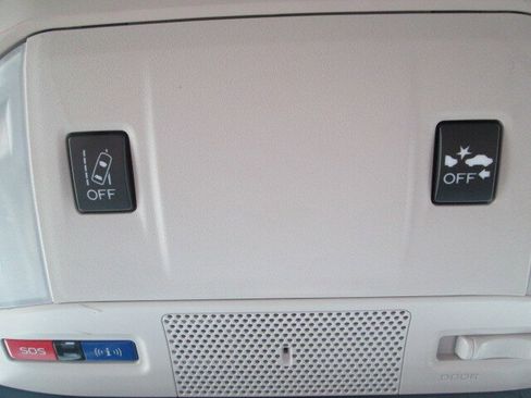 Used 2022 Subaru Ascent Premium w/ Convenience Package image 22