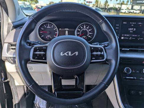 Used 2024 Kia Carnival LX image 21