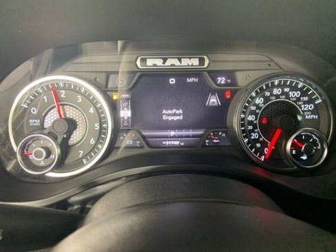 Used 2025 RAM 1500 Laramie AWD/4WD image 12