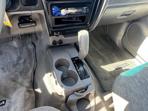 Used 2001 Toyota Tacoma 2WD Regular Cab image 16