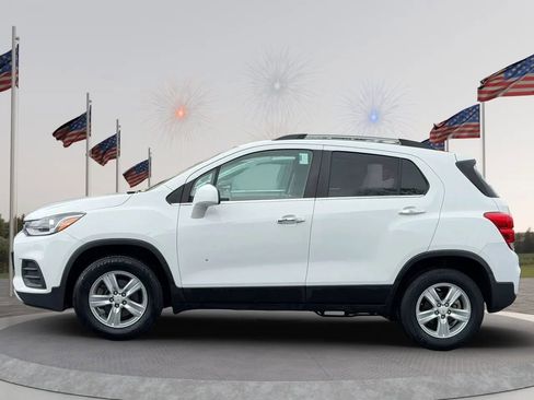 Used 2018 Chevrolet Trax LT w/ LT Convenience Package AWD/4WD image 4