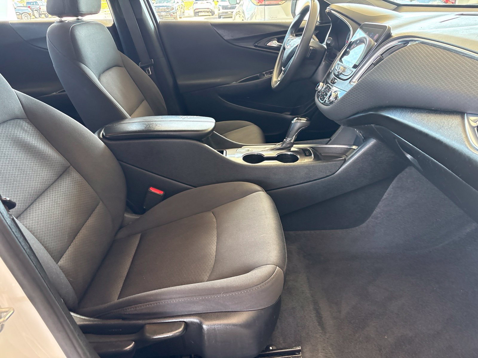 Used 2020 Chevrolet Malibu LT FWD image 17