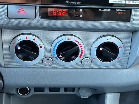 Used 2011 Toyota Tacoma PreRunner w/ TRD Off-Road Pkg w/JBL Audio image 20