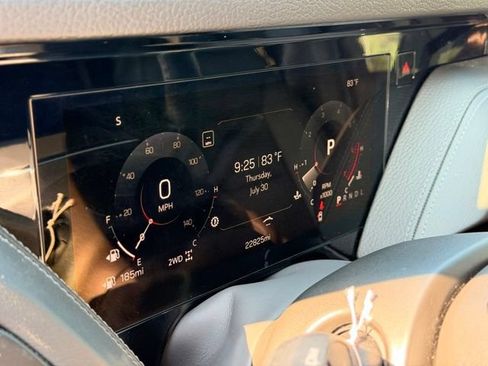 Used 2025 GMC Yukon Denali w/ Sun & Power Step Package AWD/4WD image 11