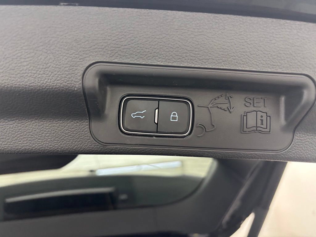 Used 2023 Ford Explorer ST w/ Equipment Group 401A AWD/4WD image 11