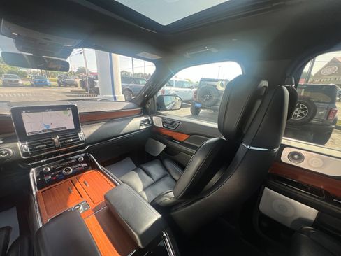 Used 2019 Lincoln Navigator L Reserve AWD/4WD image 45