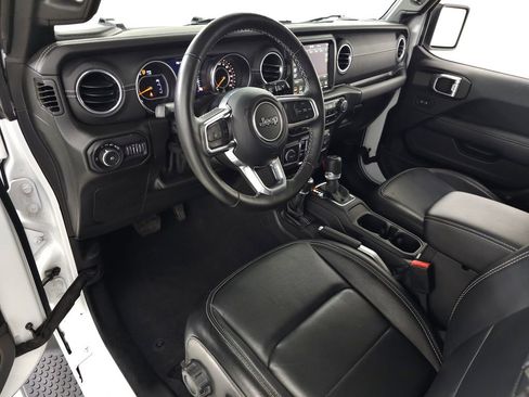 Used 2022 Jeep Wrangler Unlimited Sahara w/ LED Lighting Group AWD/4WD image 16