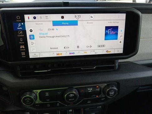 New 2025 Jeep Gladiator Sport image 39