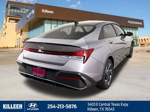 Used 2025 Hyundai Elantra Sport image 9