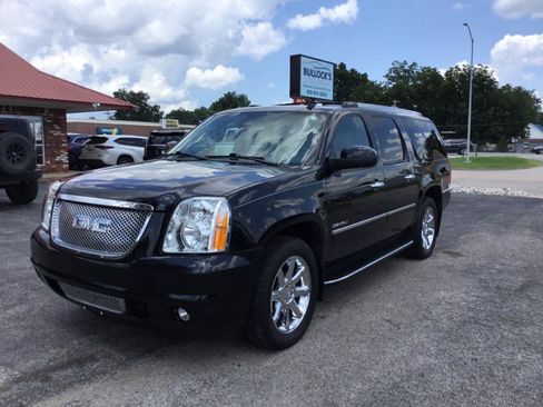 Used 2010 GMC Yukon XL Denali AWD/4WD image 1