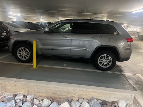 Used 2018 Jeep Grand Cherokee Laredo RWD image 2