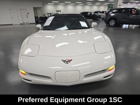 Used 2001 Chevrolet Corvette Convertible w/ Preferred Equipment Group2 RWD image 2