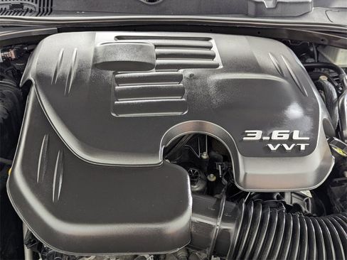 Used 2018 Dodge Challenger SXT Plus image 10