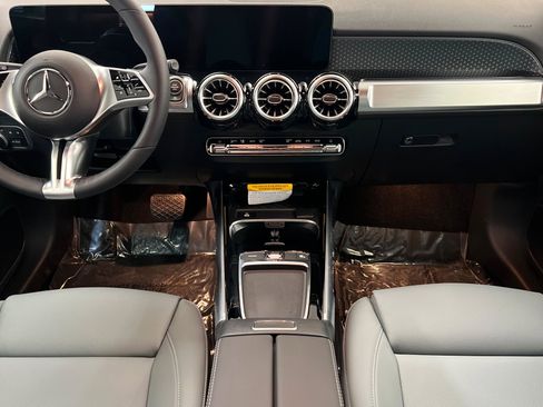 New 2026 Mercedes-Benz GLB 250 4MATIC image 13