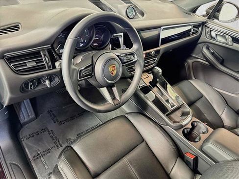 Certified 2026 Porsche Macan Turbo AWD/4WD image 4